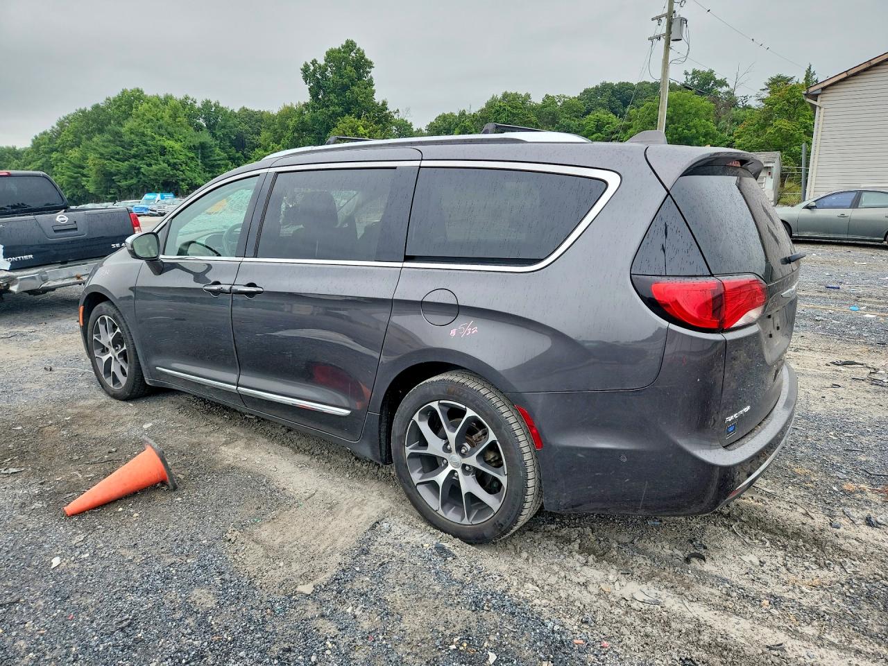 2018 CHRYSLER PACIFICA LIMITED — снимка 2