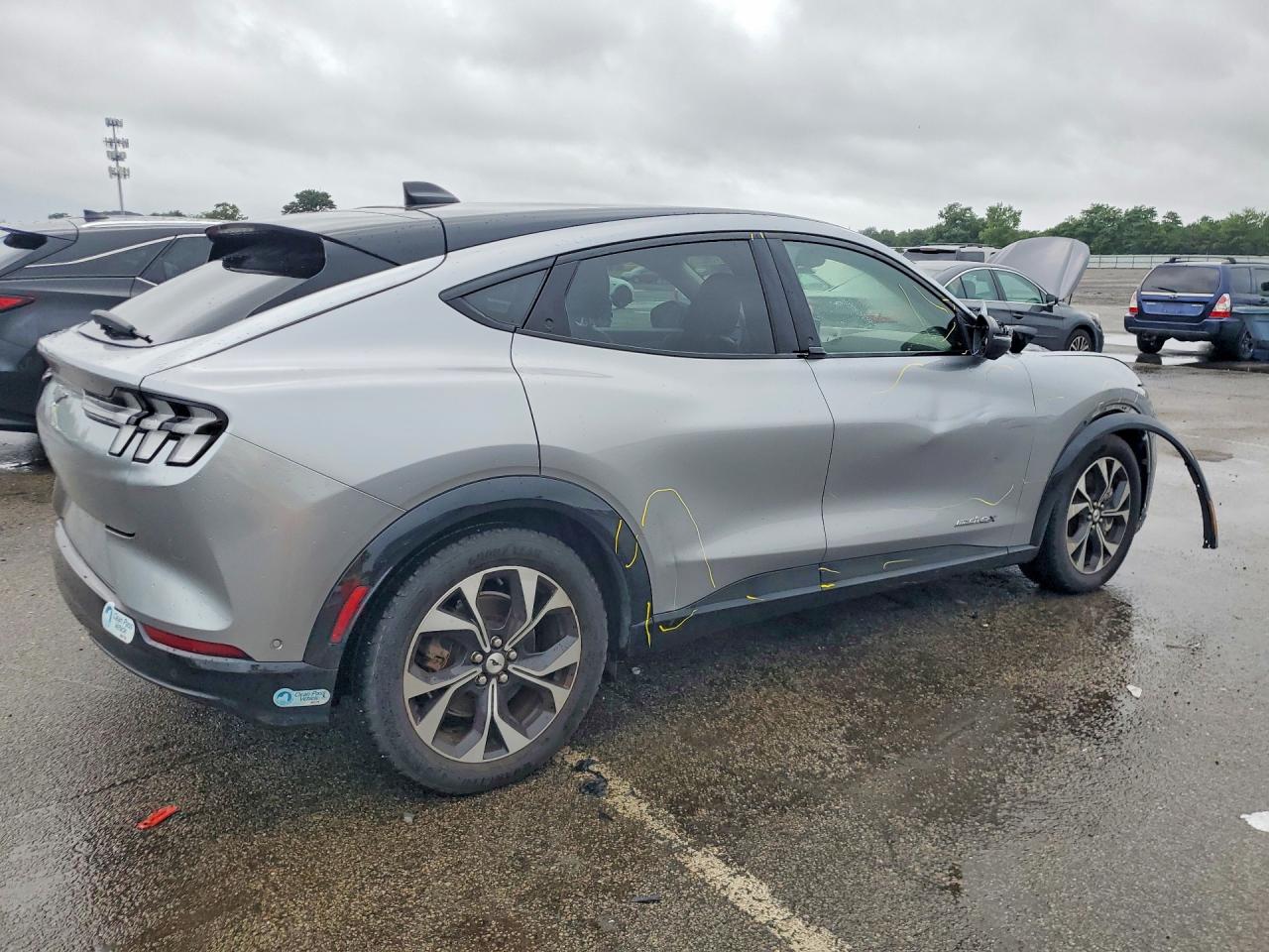 2021 FORD MUSTANG MACH-E PREMIUM — снимка 3