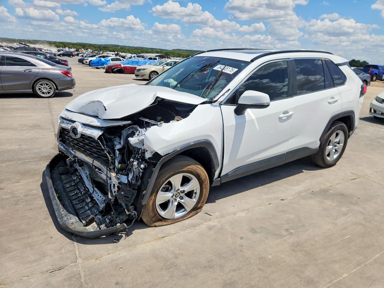 2021 TOYOTA RAV4 XLE