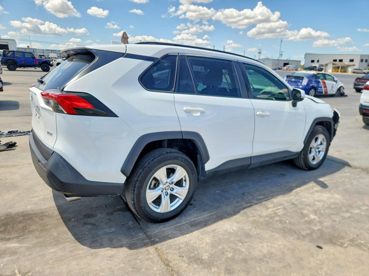 2021 TOYOTA RAV4 XLE — снимка 3