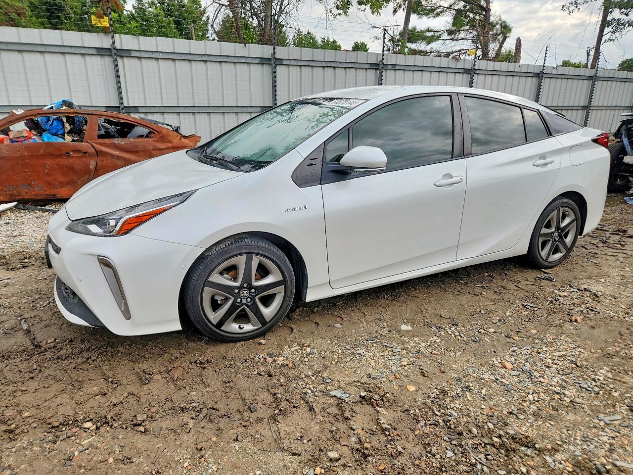 2022 TOYOTA PRIUS XLE