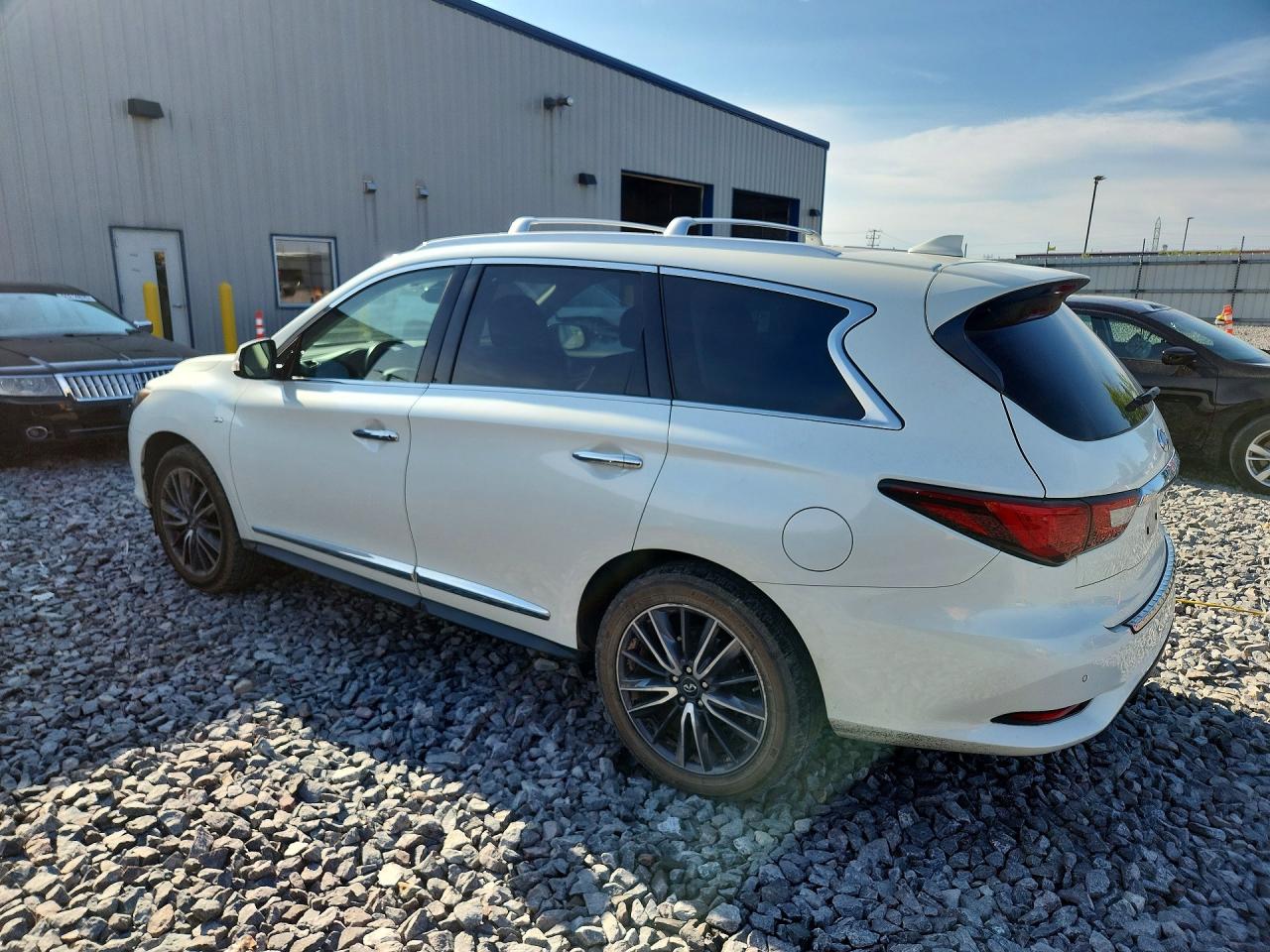 2017 INFINITI QX60 BASE — снимка 2