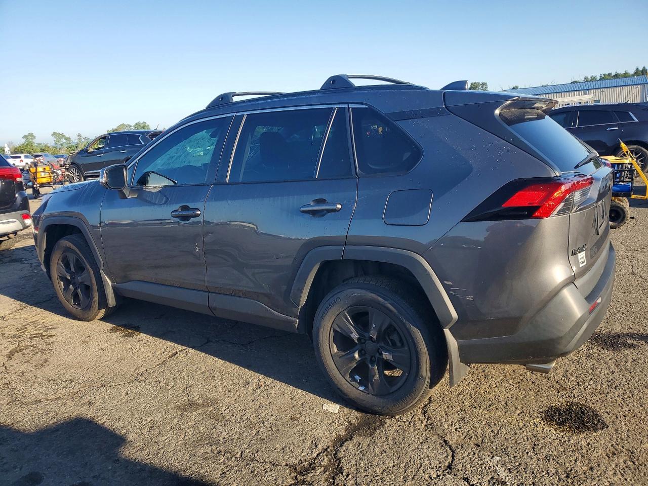 2023 TOYOTA RAV4 XLE — снимка 2