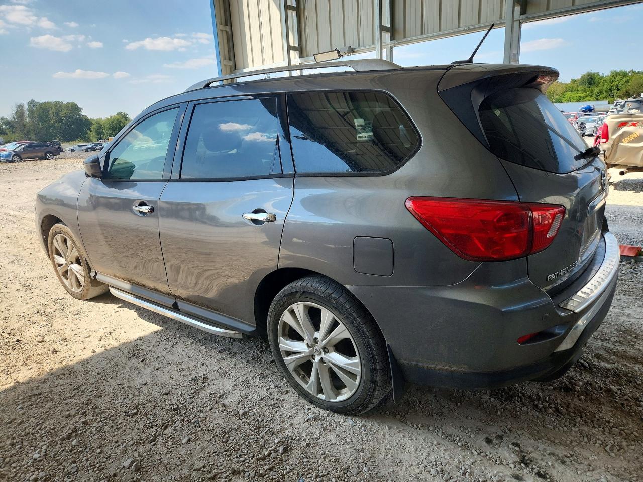 2018 NISSAN PATHFINDER SL — снимка 2
