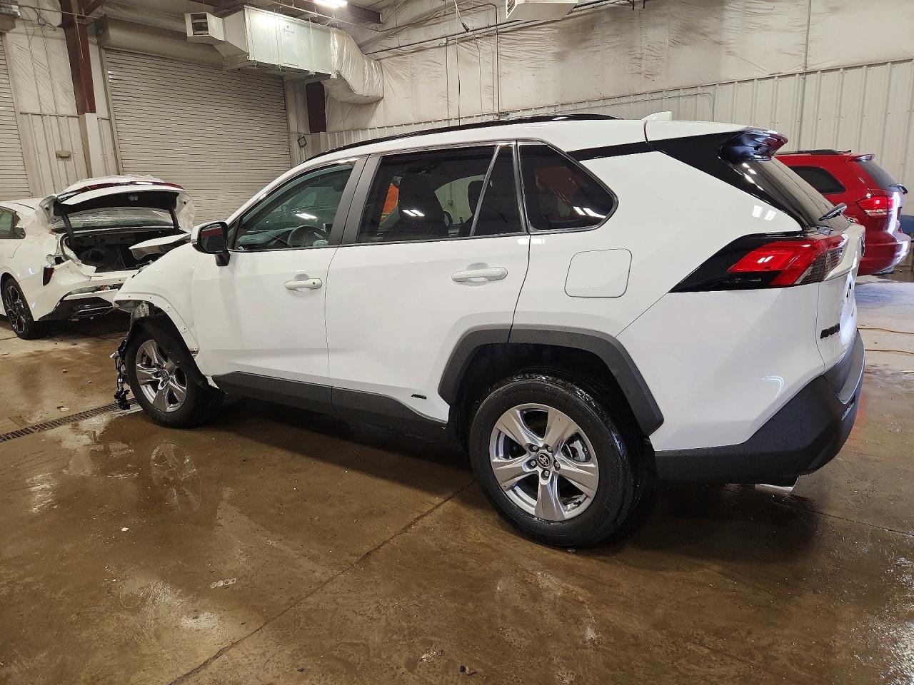 2025 TOYOTA RAV4 HYBRID XLE — снимка 2