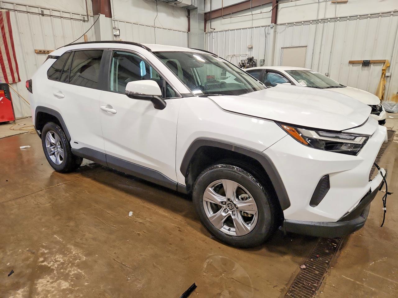 2025 TOYOTA RAV4 HYBRID XLE — снимка 4