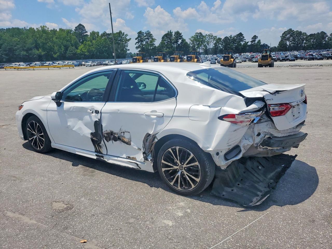 2020 TOYOTA CAMRY SE — снимка 2