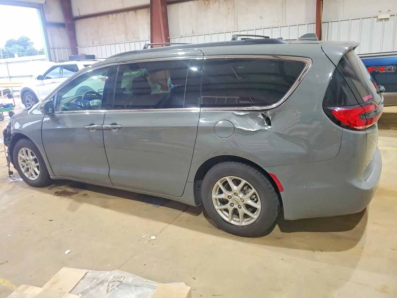 2022 CHRYSLER PACIFICA TOURING L — снимка 2