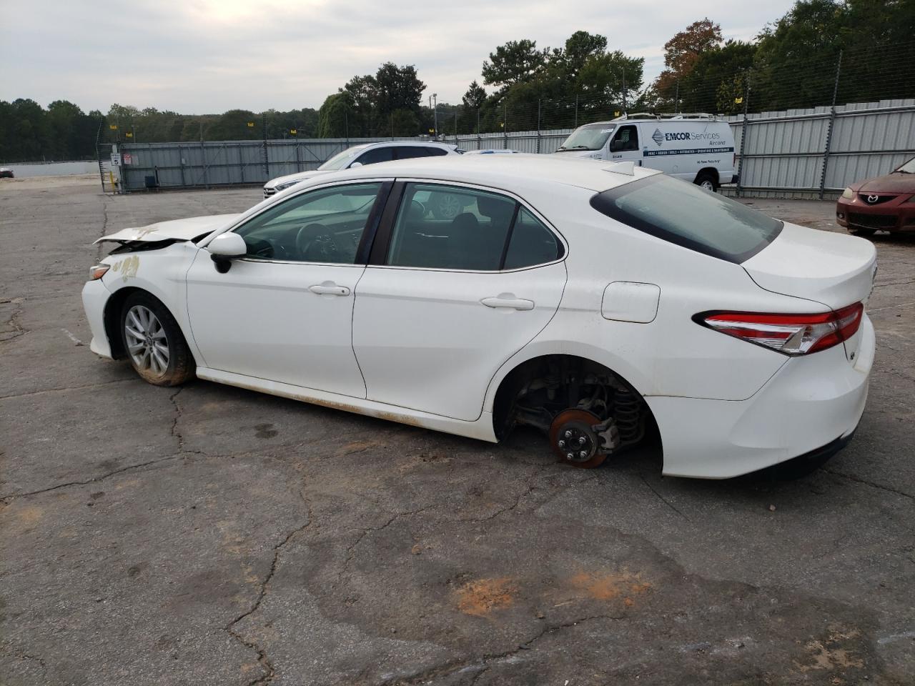 2020 TOYOTA CAMRY LE — снимка 2