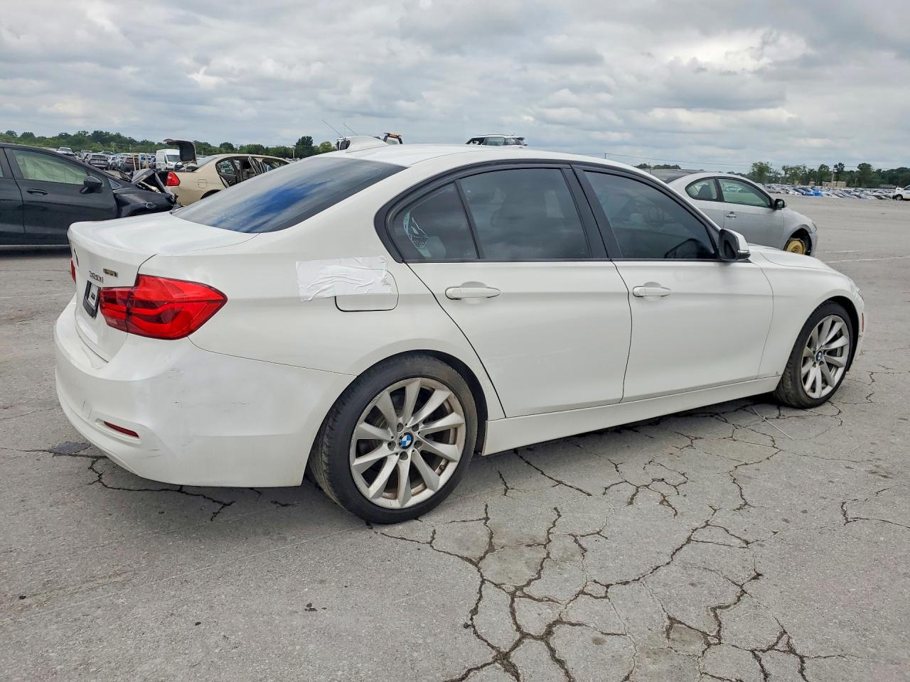 2018 BMW 320 I — снимка 3