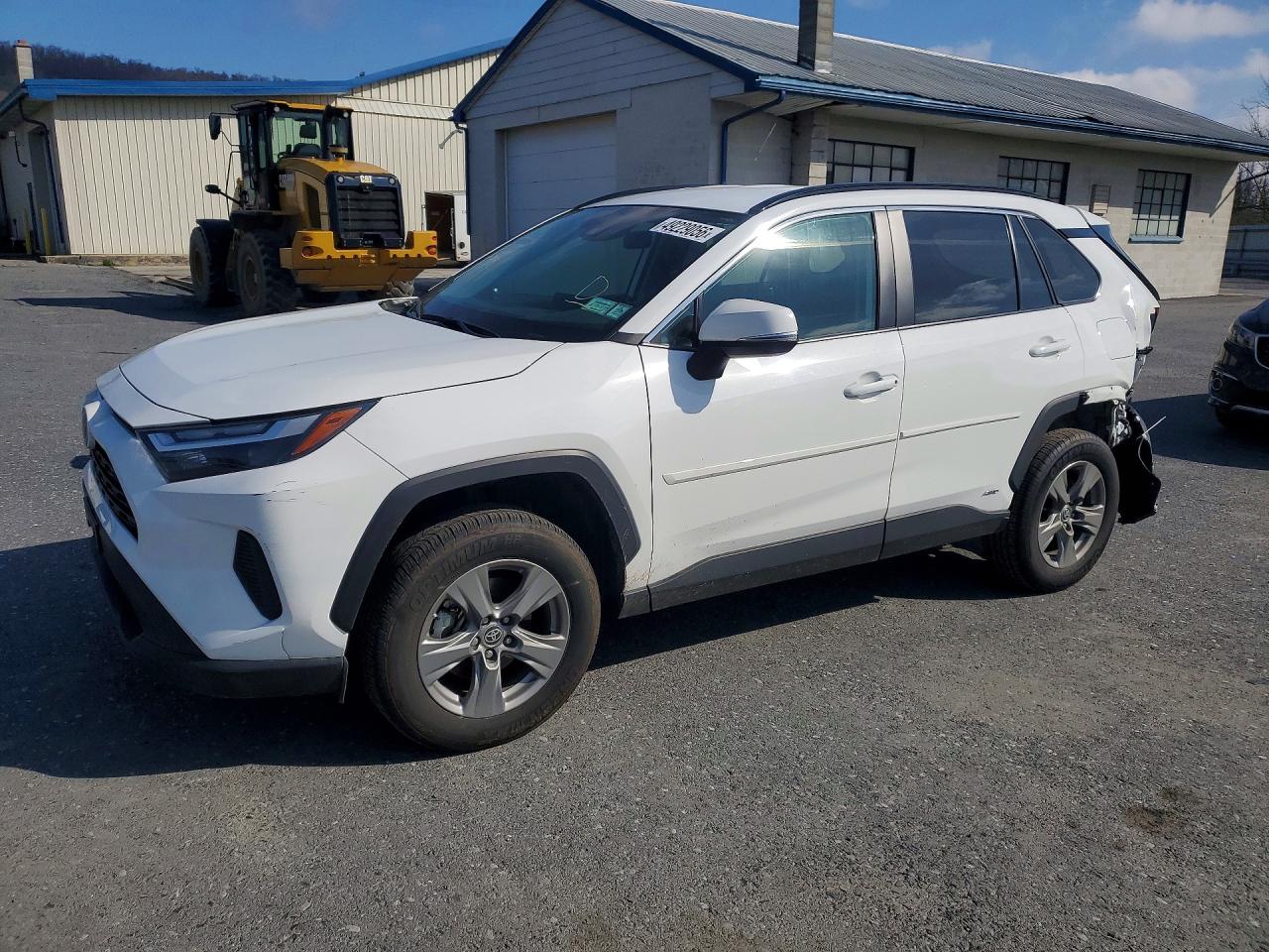2024 TOYOTA RAV4 LE
