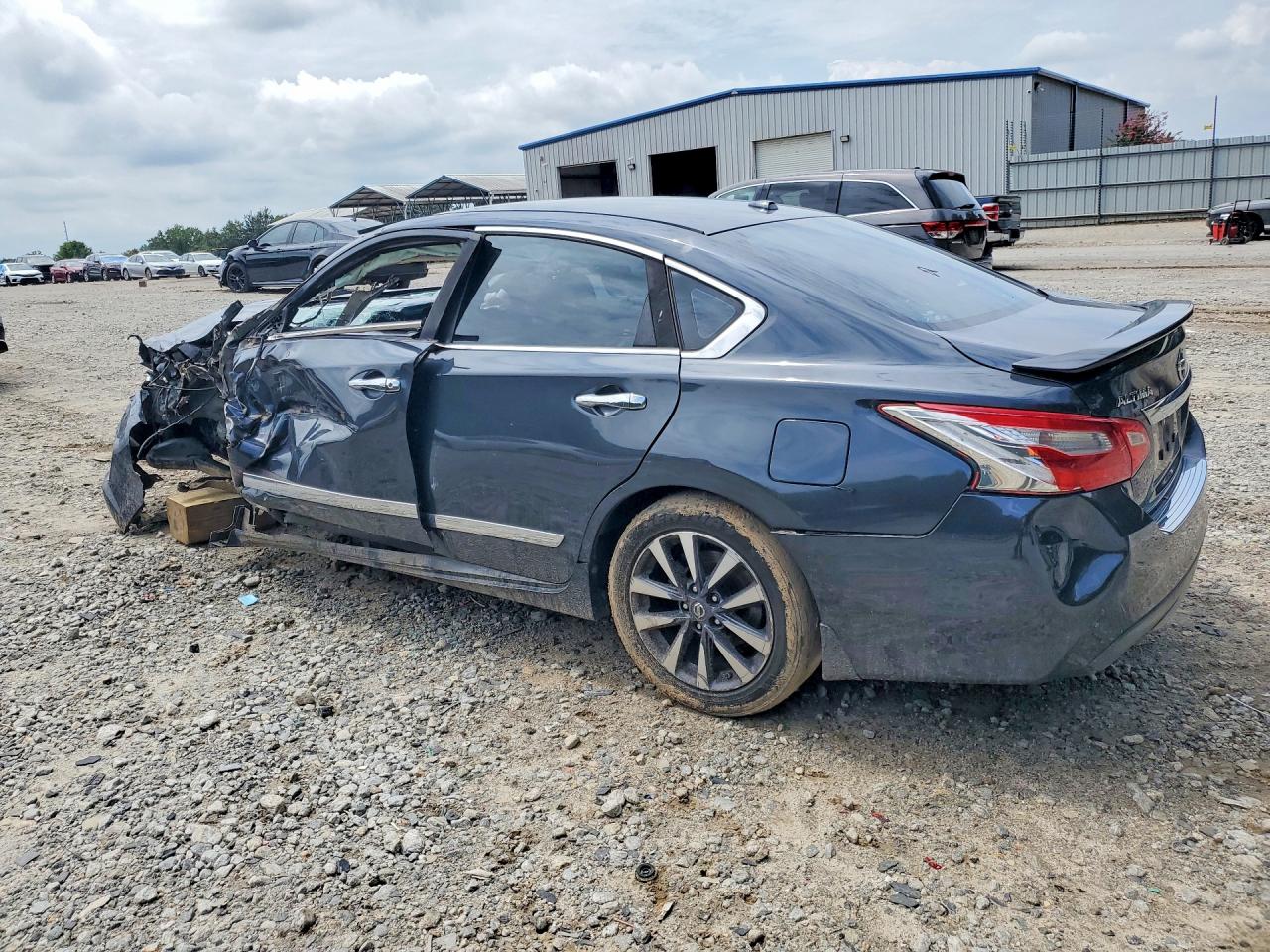 2016 NISSAN ALTIMA 2.5 SV — снимка 2