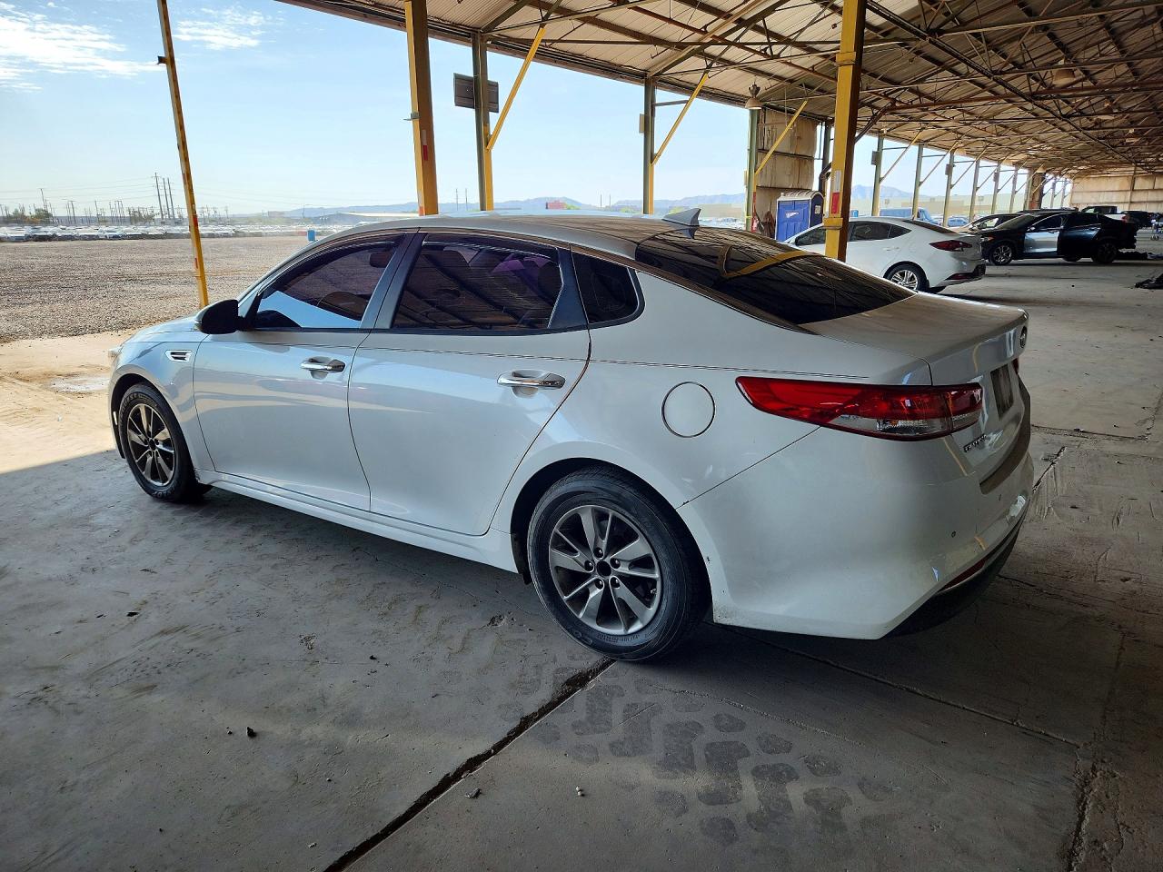2017 KIA OPTIMA LX — снимка 2