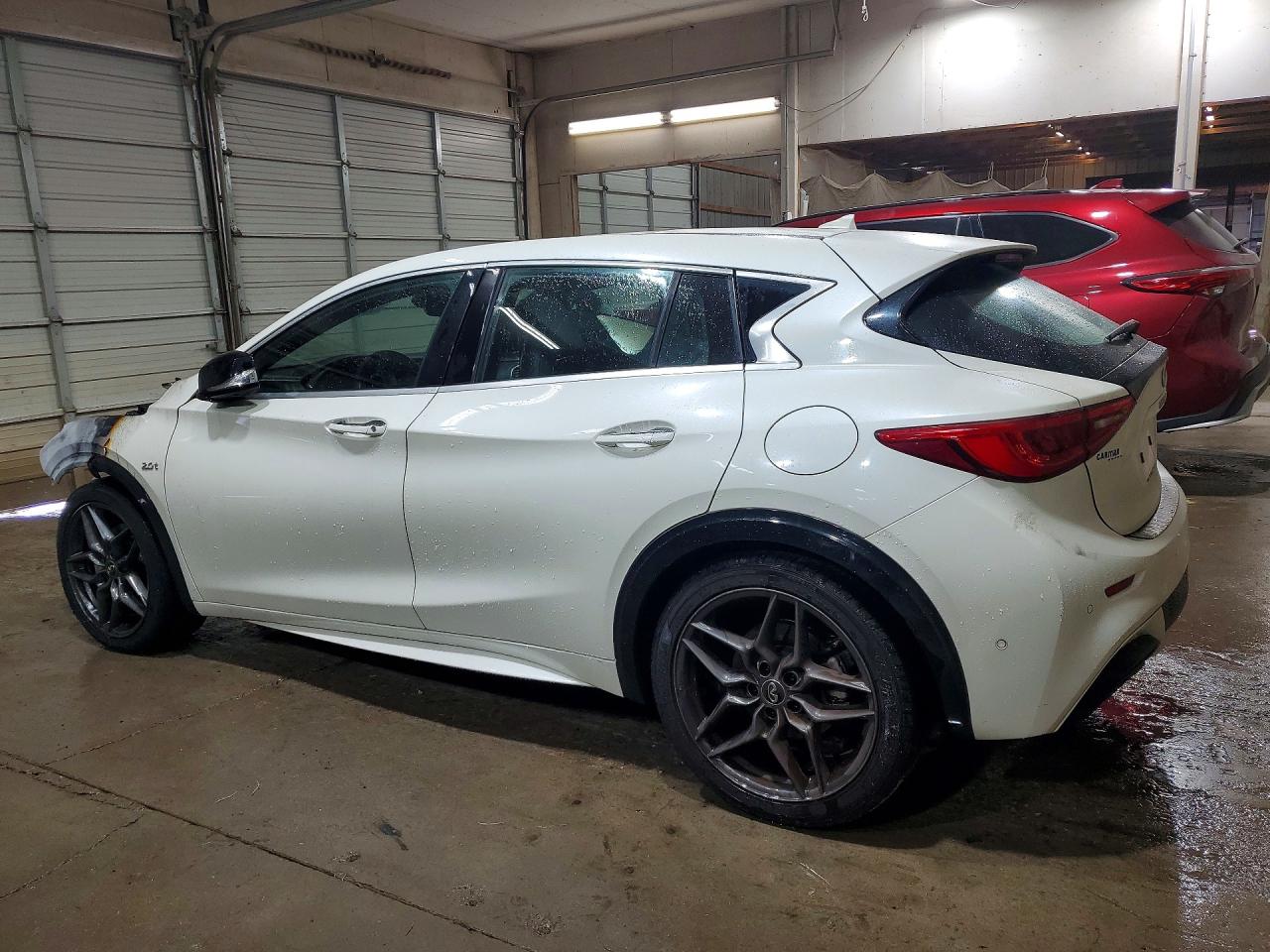 2017 INFINITI QX30 BASE/LUXURY/PREMIUM/SPORT — снимка 2