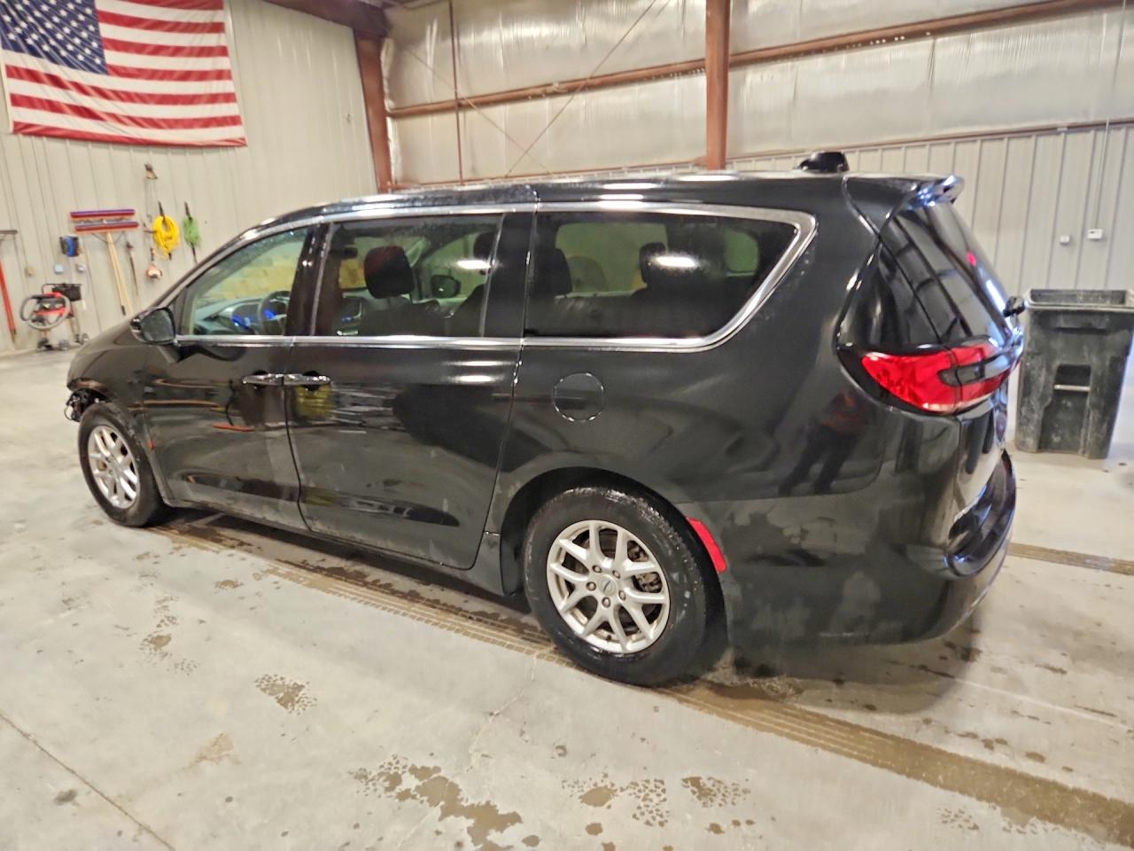 2023 CHRYSLER PACIFICA TOURING L — снимка 2