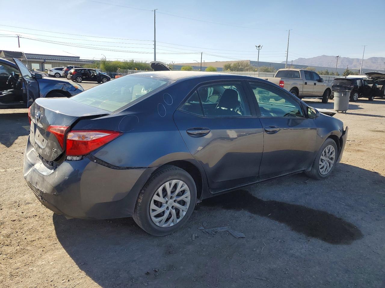 2018 TOYOTA COROLLA LE — снимка 3