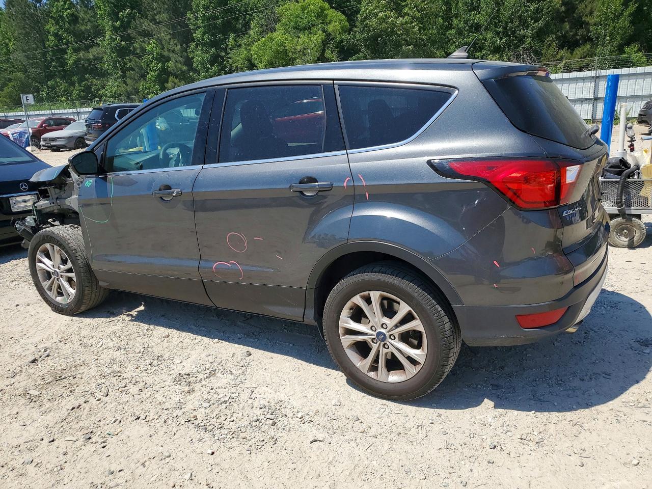 2019 FORD ESCAPE SE — снимка 2