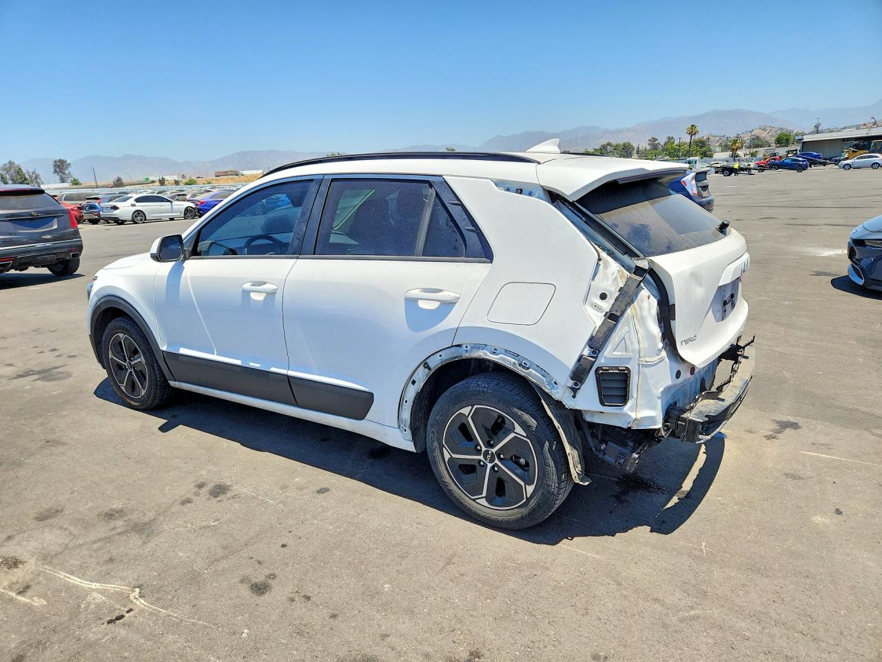 2025 KIA NIRO LX — снимка 2