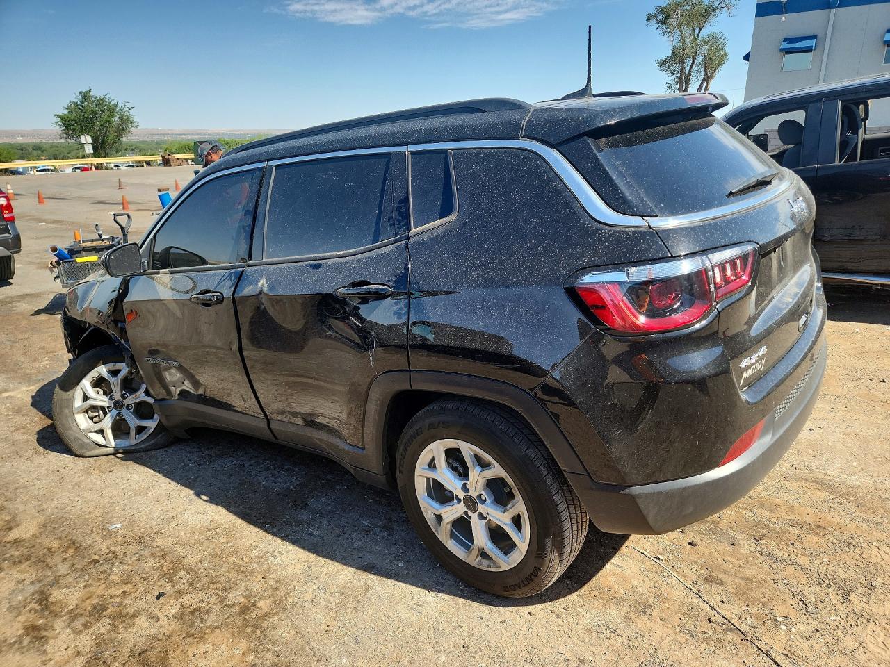 2025 JEEP COMPASS LATITUDE — снимка 2