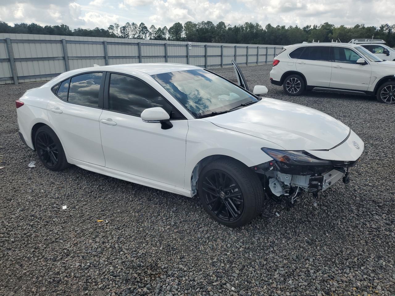 2026 TOYOTA CAMRY SE — снимка 4
