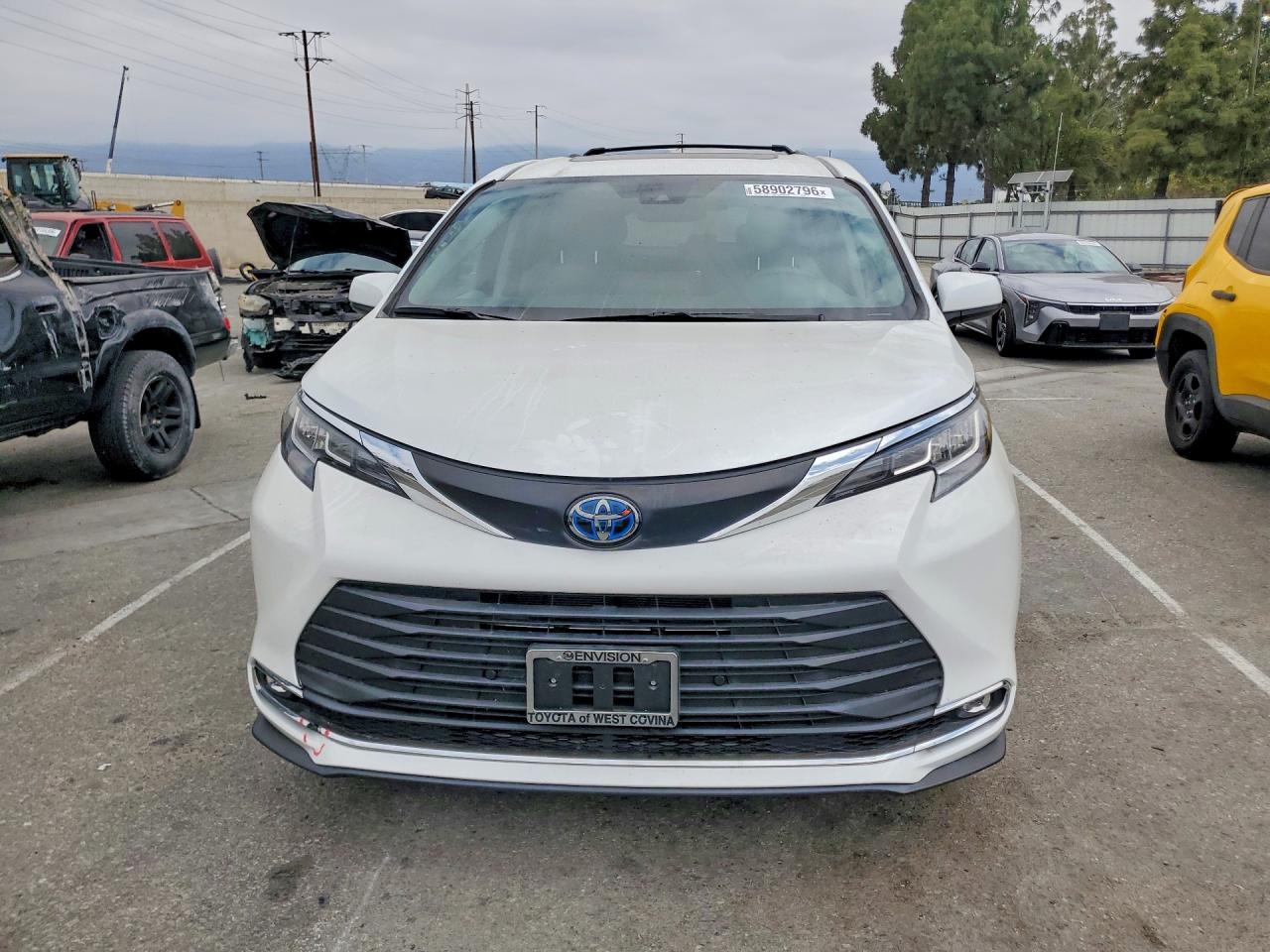 2023 TOYOTA SIENNA XLE — снимка 5
