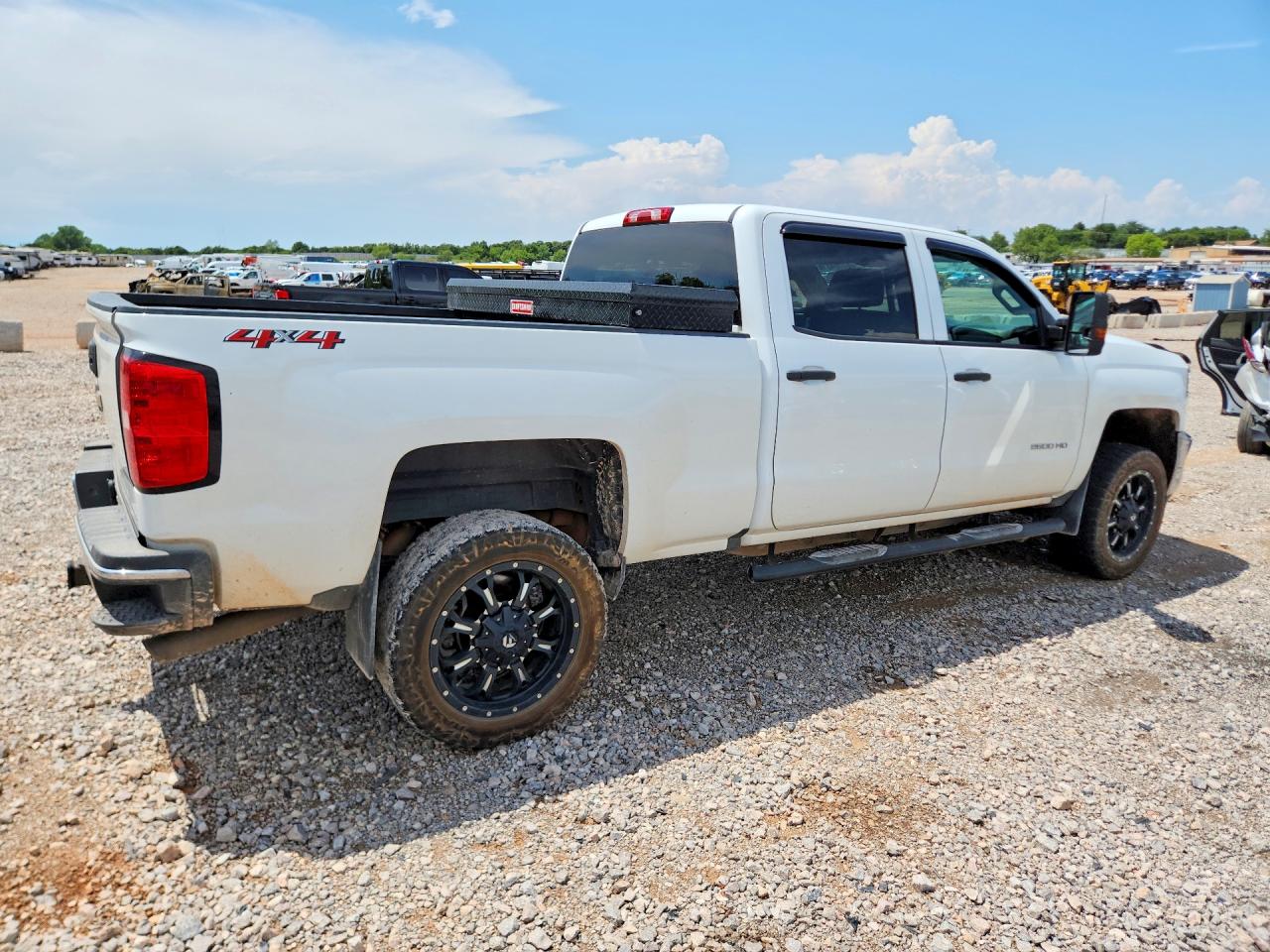 2018 CHEVROLET SILVERADO K2500 HEAVY DUTY — снимка 3