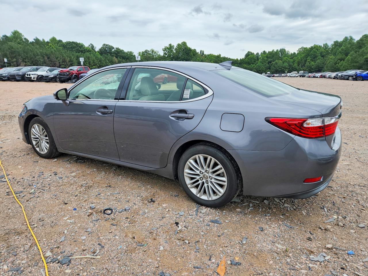 2015 LEXUS ES 350 — снимка 2