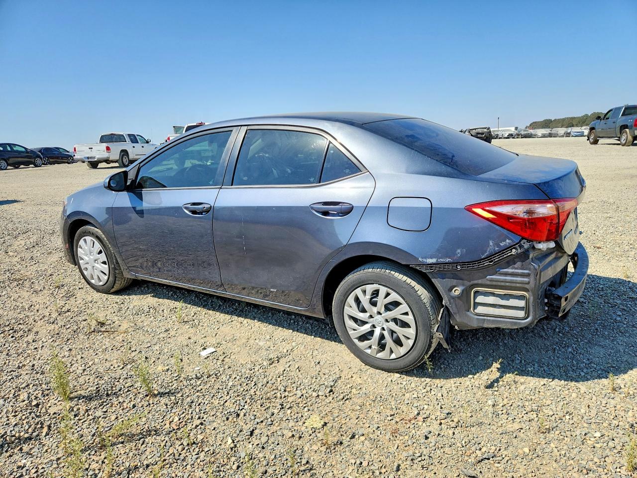 2018 TOYOTA COROLLA LE — снимка 2