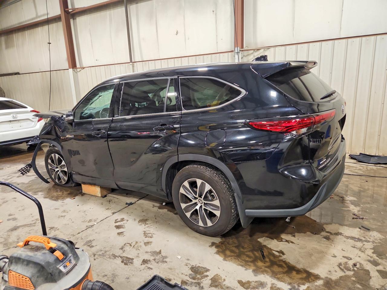 2021 TOYOTA HIGHLANDER HYBRID XLE — снимка 2