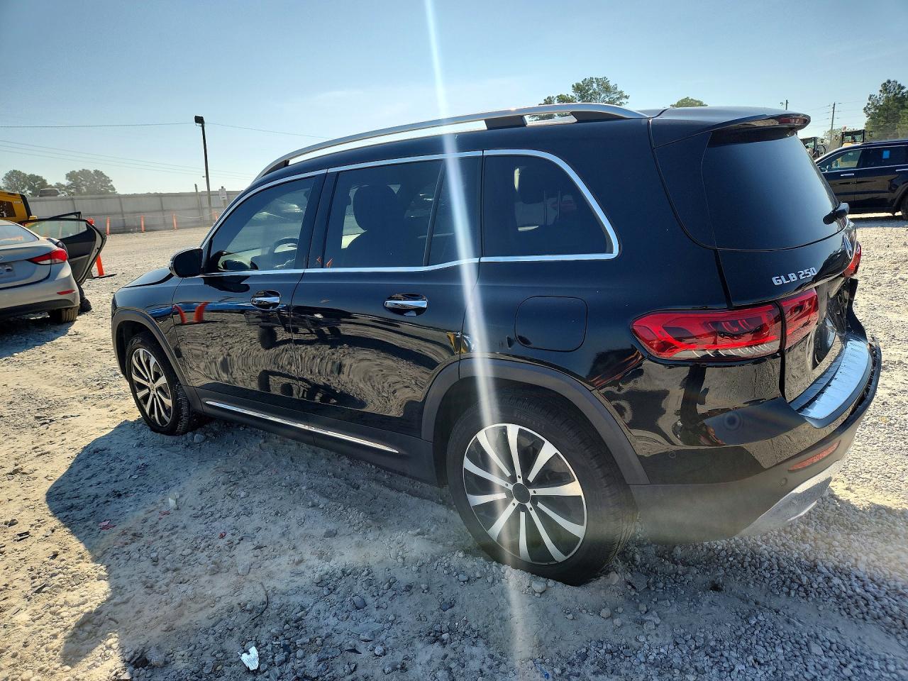 2021 MERCEDES-BENZ GLB 250 — снимка 2
