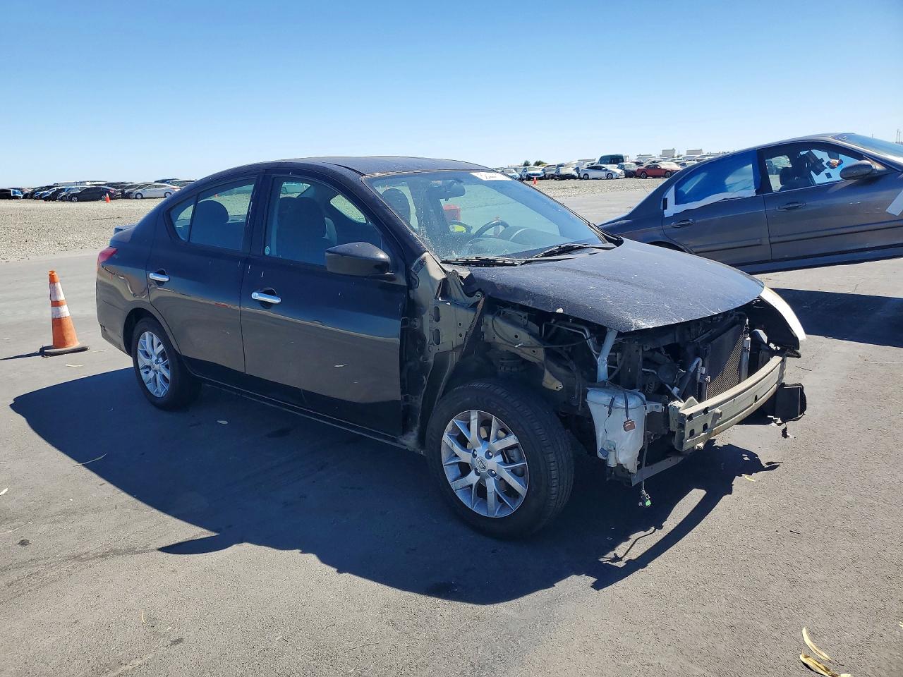 2018 NISSAN VERSA SV — снимка 4