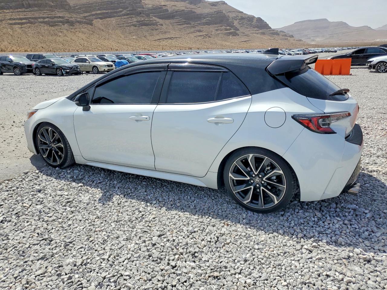 2021 TOYOTA COROLLA XSE — снимка 2