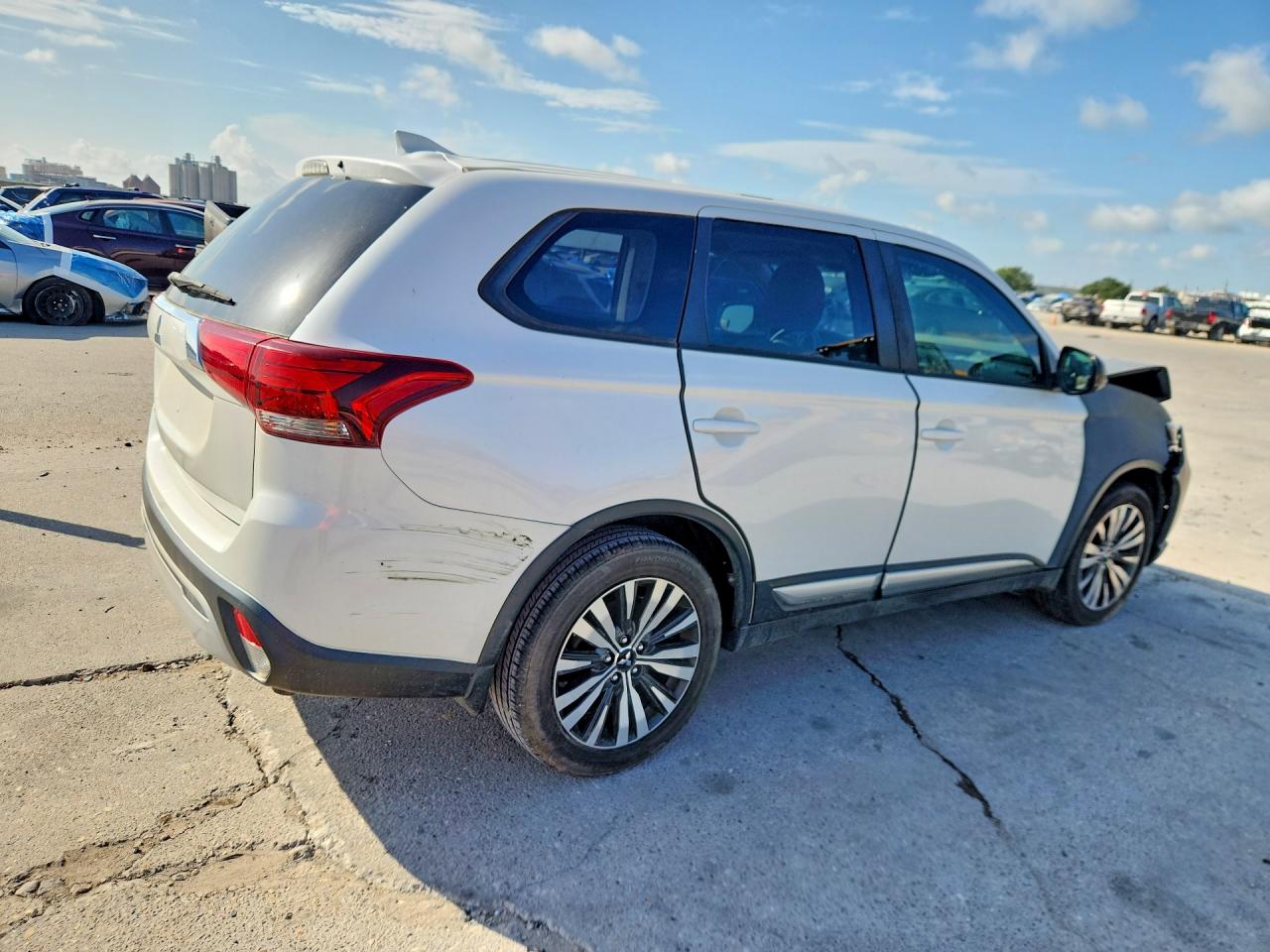 2020 MITSUBISHI OUTLANDER ES — снимка 3