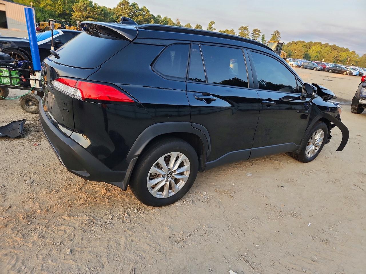 2022 TOYOTA COROLLA CROSS LE — снимка 3