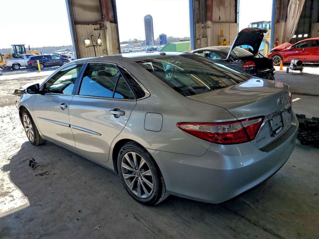 2017 TOYOTA CAMRY LE — снимка 2