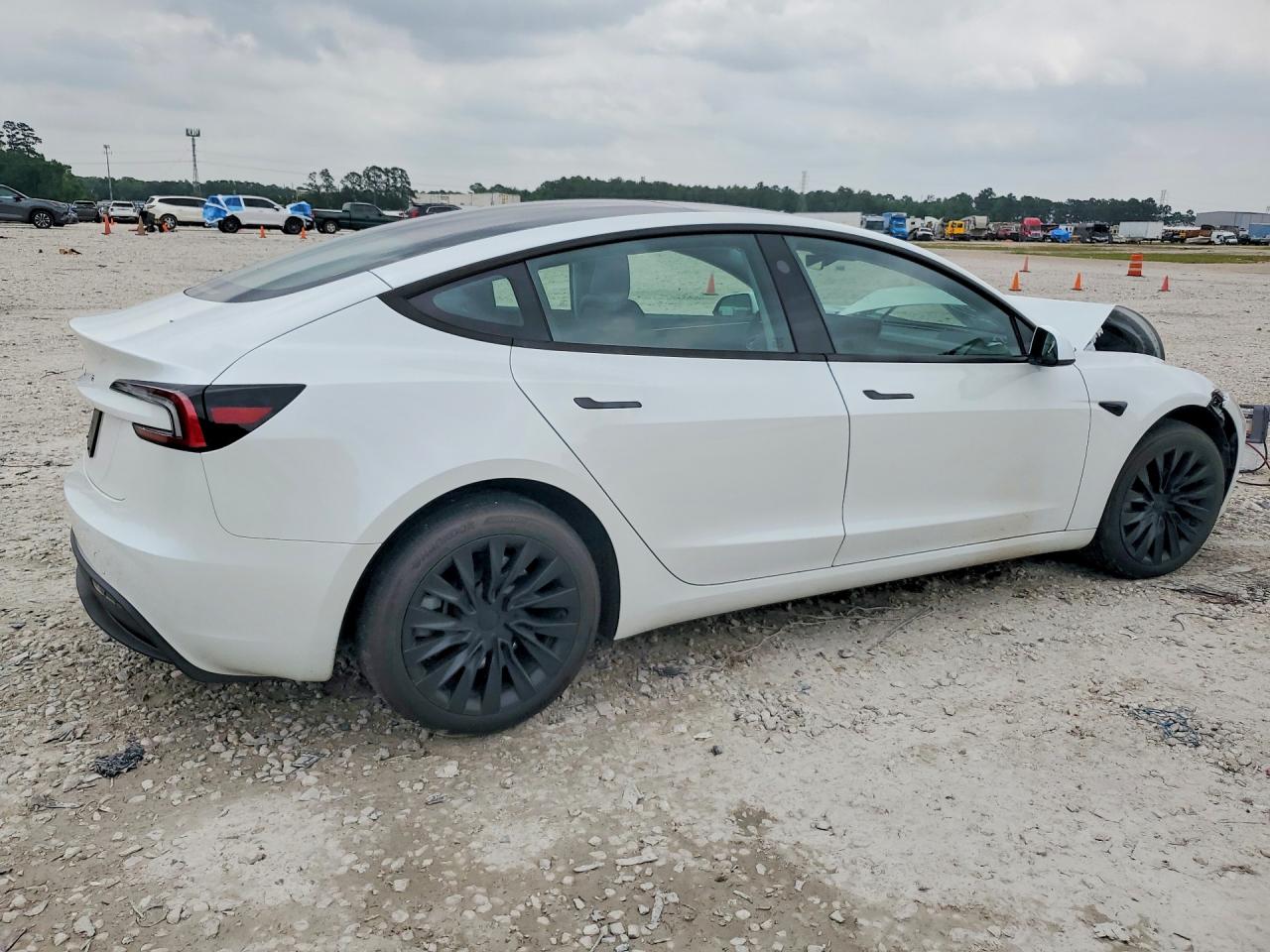 2025 TESLA MODEL 3 — снимка 3