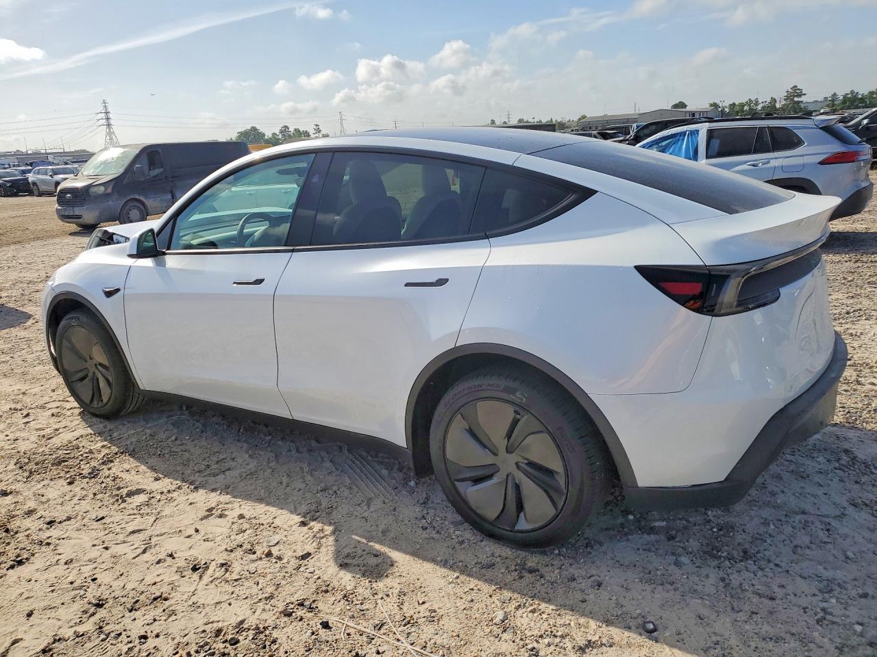 2026 TESLA MODEL Y — снимка 2