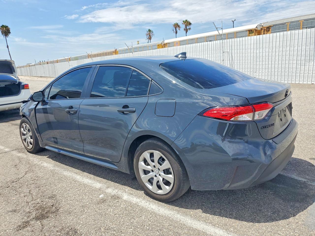2025 TOYOTA COROLLA LE — снимка 2