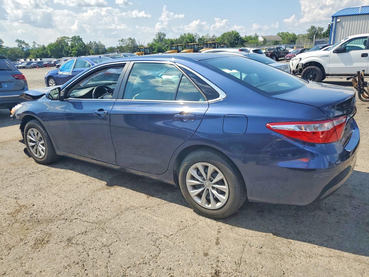 2017 TOYOTA CAMRY LE — снимка 2