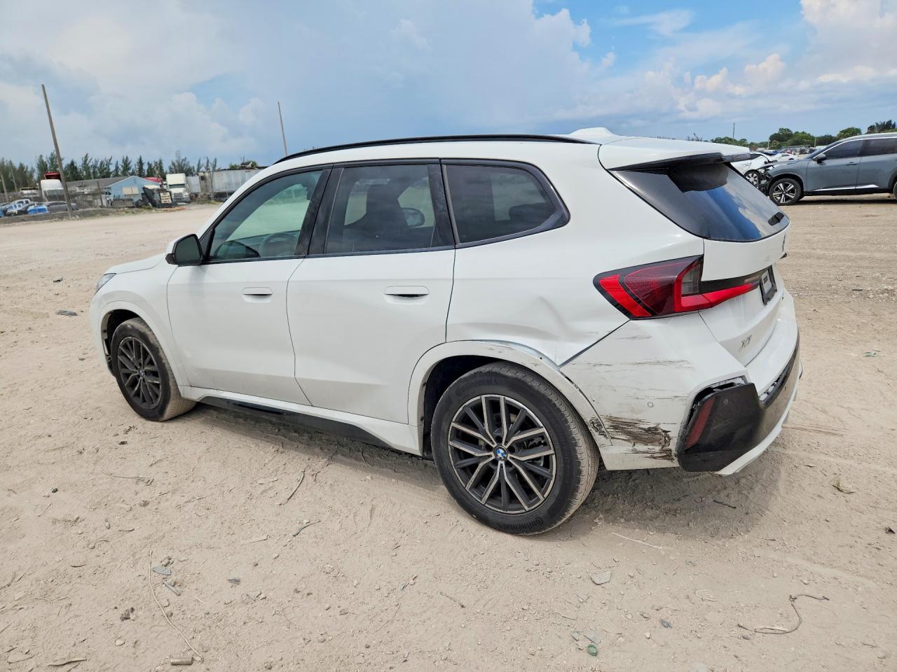 2026 BMW X1 XDRIVE28I — снимка 2