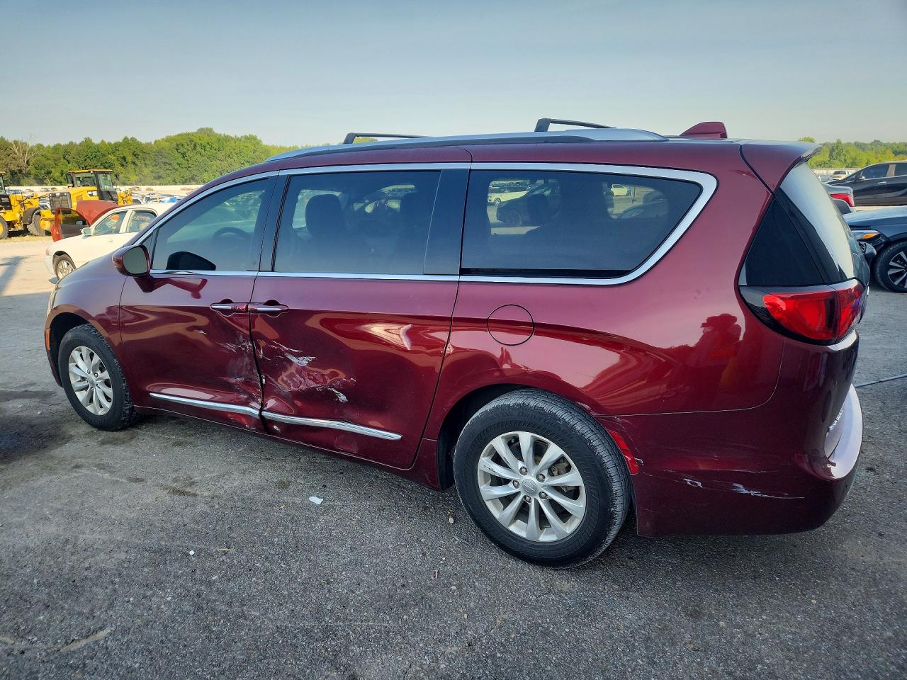 2018 CHRYSLER PACIFICA TOURING L — снимка 2