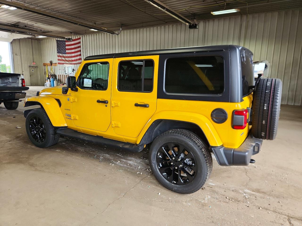 2021 JEEP WRANGLER UNLIMITED SAHARA 4XE — снимка 2