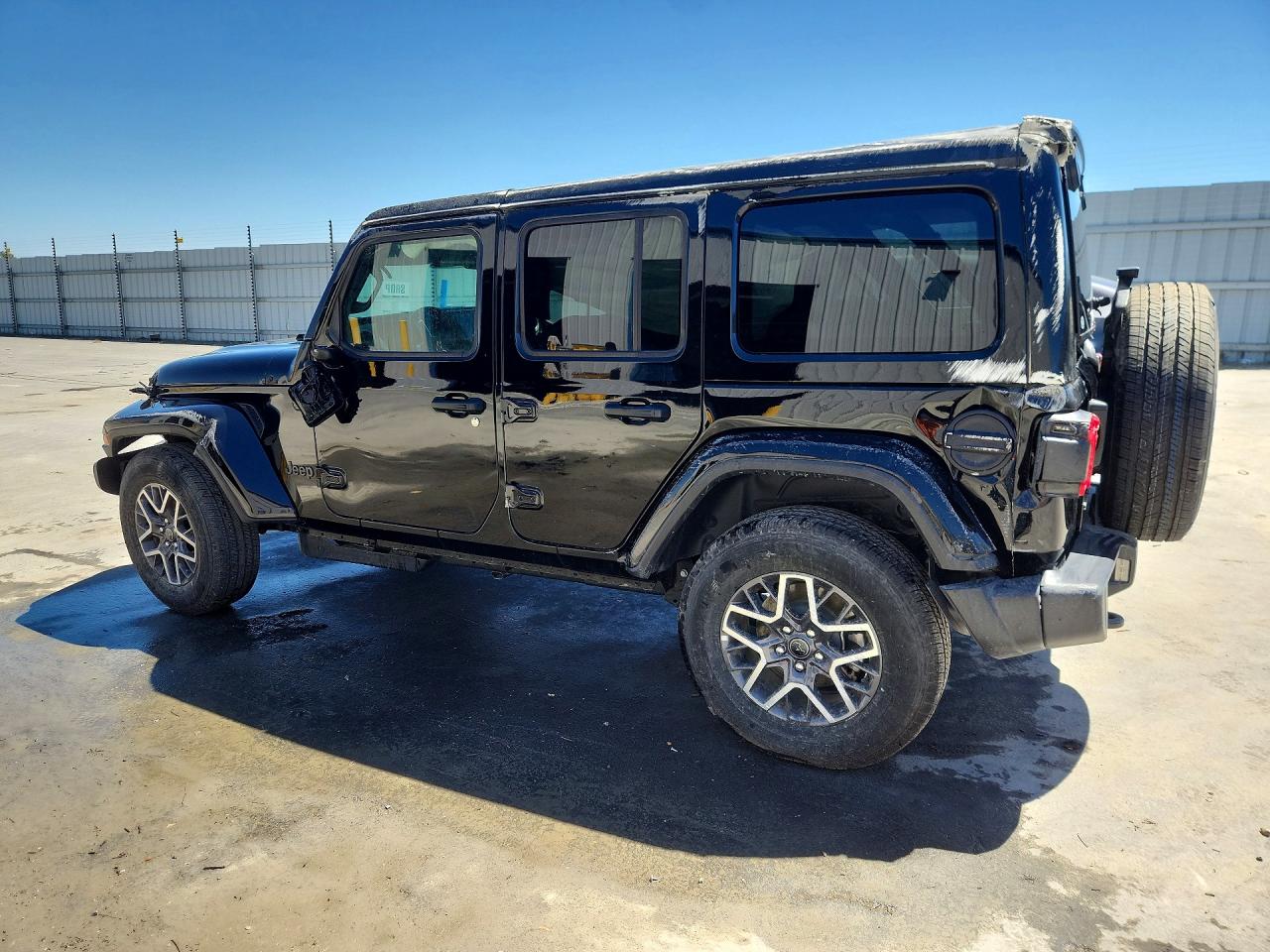 2026 JEEP WRANGLER SAHARA — снимка 2