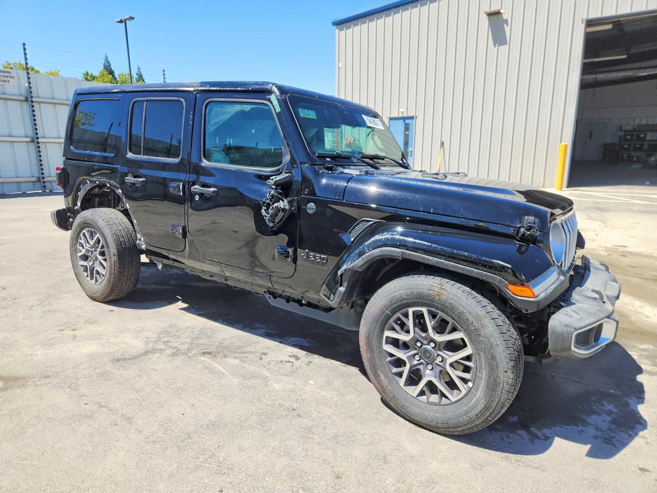 2026 JEEP WRANGLER SAHARA — снимка 4