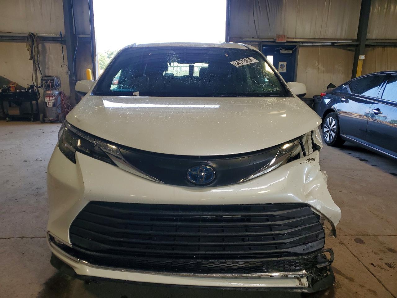 2021 TOYOTA SIENNA XLE — снимка 5