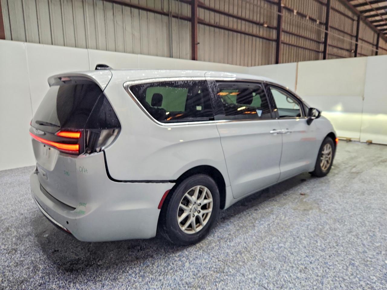 2023 CHRYSLER PACIFICA TOURING L — снимка 3