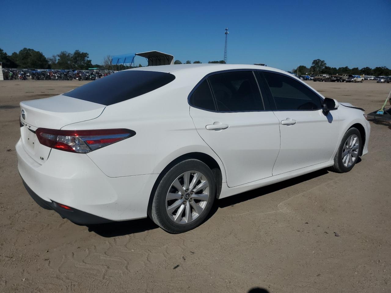 2018 TOYOTA CAMRY LE — снимка 3
