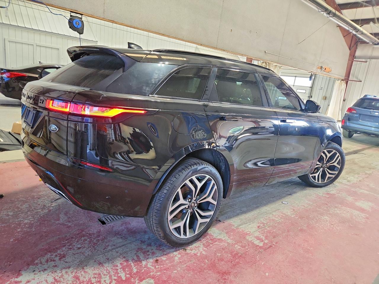 2018 LAND ROVER RANGE ROVER VELAR R-DYNAMIC SE — снимка 3