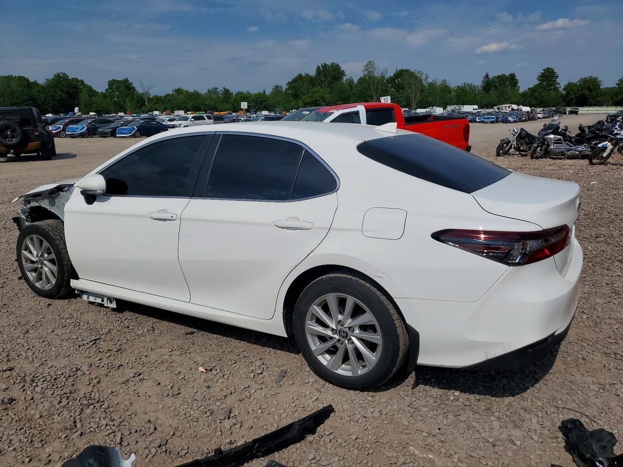 2021 TOYOTA CAMRY LE — снимка 2