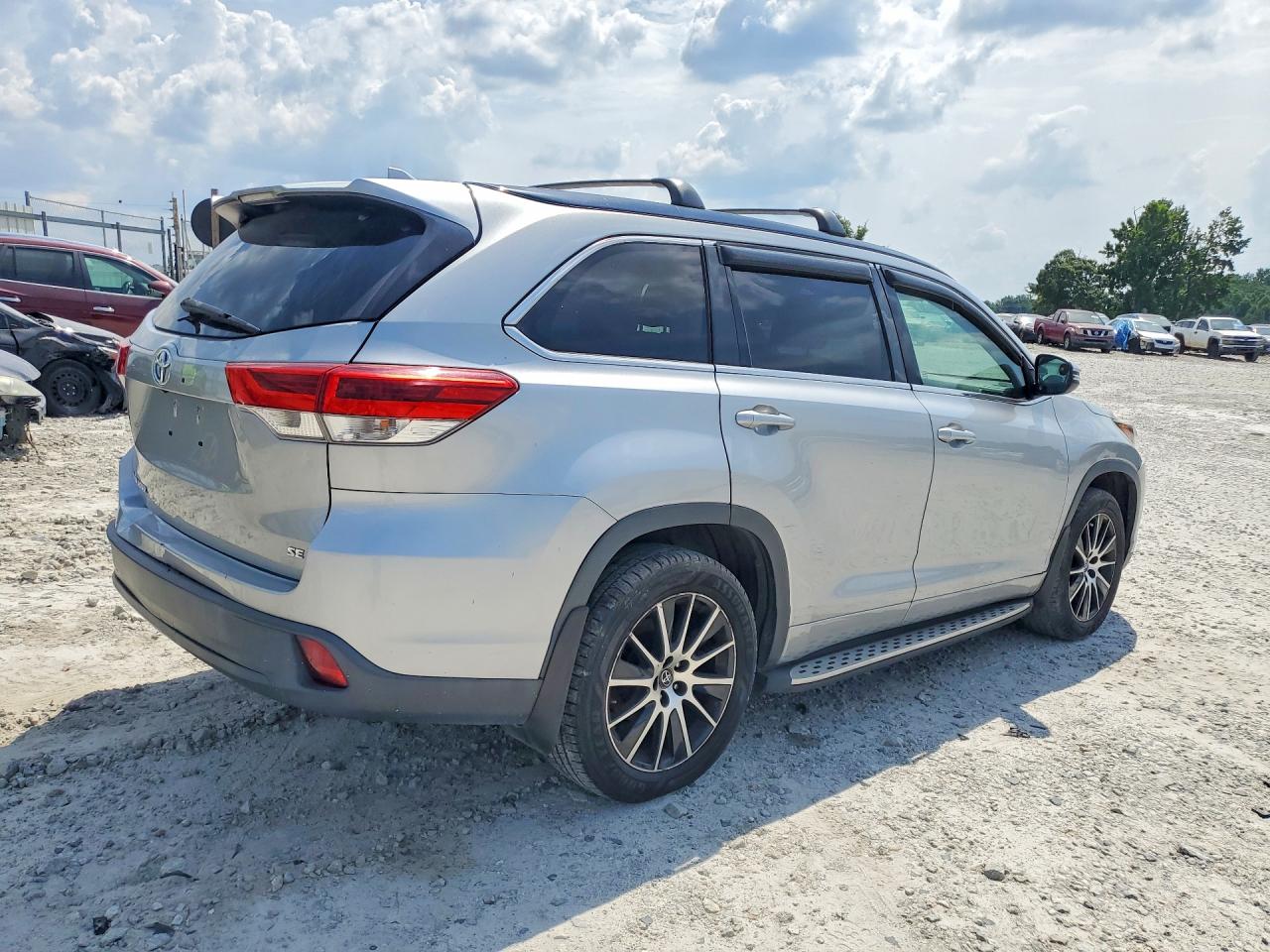 2017 TOYOTA HIGHLANDER SE — снимка 3